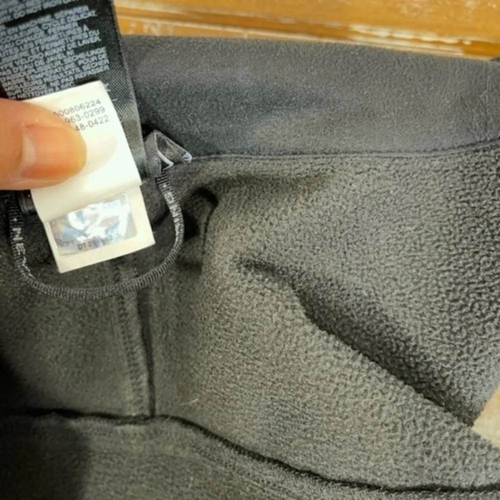 The North Face Waterproof Gilet Vest Jacket Size M color Black